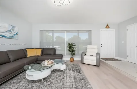 810 S Rainbow Drive Hollywood FL 33021