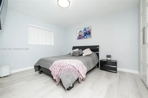810 S Rainbow Drive Hollywood FL 33021