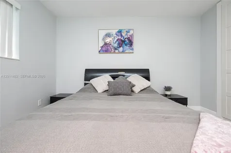 810 S Rainbow Drive Hollywood FL 33021