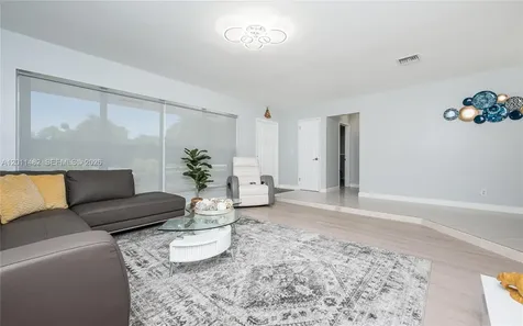 810 S Rainbow Drive Hollywood FL 33021
