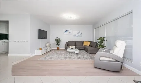 810 S Rainbow Drive Hollywood FL 33021