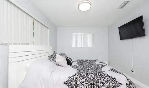 810 S Rainbow Drive Hollywood FL 33021