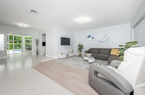 810 S Rainbow Drive Hollywood FL 33021