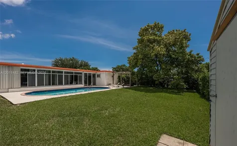810 S Rainbow Drive Hollywood FL 33021