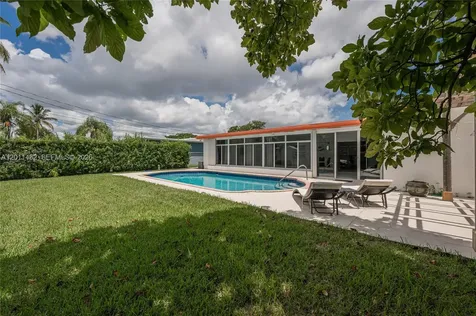810 S Rainbow Drive Hollywood FL 33021