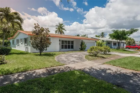 810 S Rainbow Drive Hollywood FL 33021
