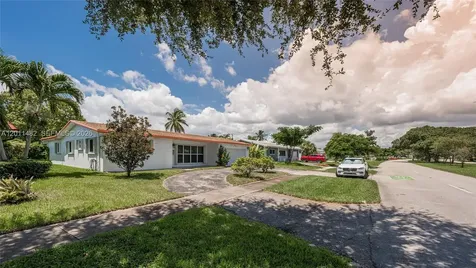 810 S Rainbow Drive Hollywood FL 33021