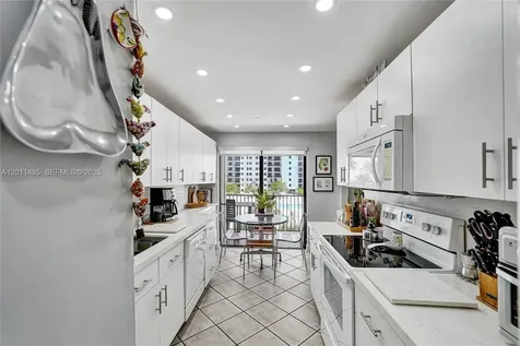 1201 S Ocean Drive Hollywood FL 33019