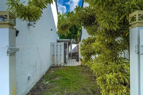 243 NE 212th Terrace Miami FL 33179