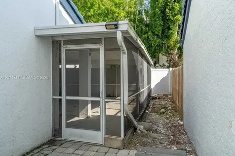 243 NE 212th Terrace Miami FL 33179