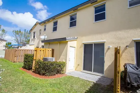 132 SE 28th Place Homestead FL 33033