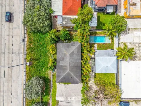 650 NW 28th Street Miami FL 33127