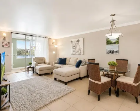 2900 W Sunrise Lakes Drive Sunrise FL 33322