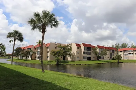 2900 W Sunrise Lakes Drive Sunrise FL 33322