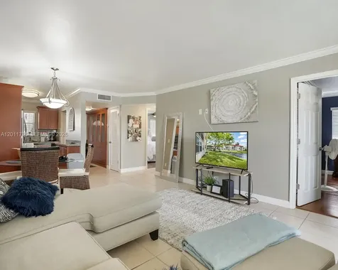 2900 W Sunrise Lakes Drive Sunrise FL 33322