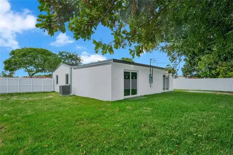 16431 NW 18 Avenue Miami Gardens FL 33054