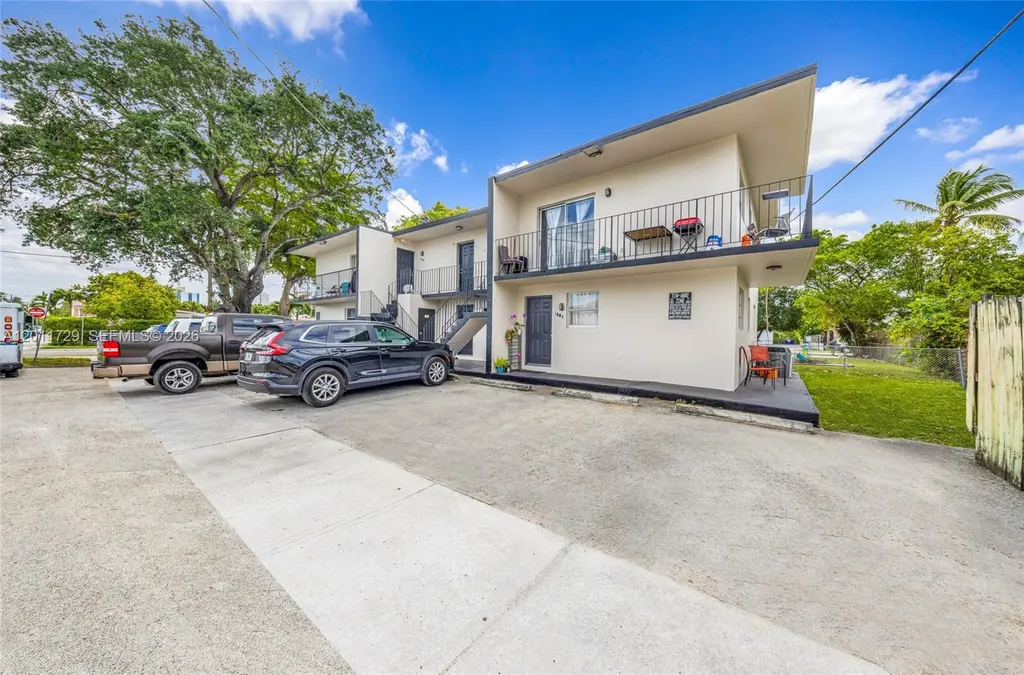 1800 NW 19th Terrace Miami FL 33125