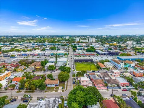 1800 NW 19th Terrace Miami FL 33125