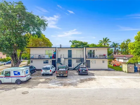 1800 NW 19th Terrace Miami FL 33125