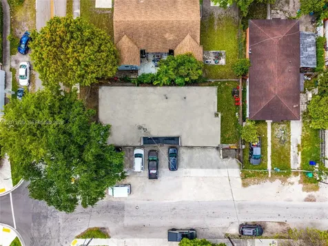 1800 NW 19th Terrace Miami FL 33125