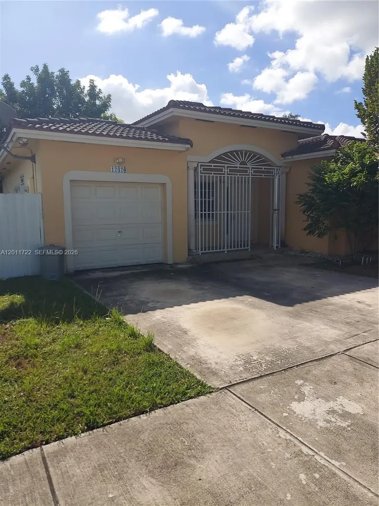 12426 SW 214th Terrace Miami FL 33177