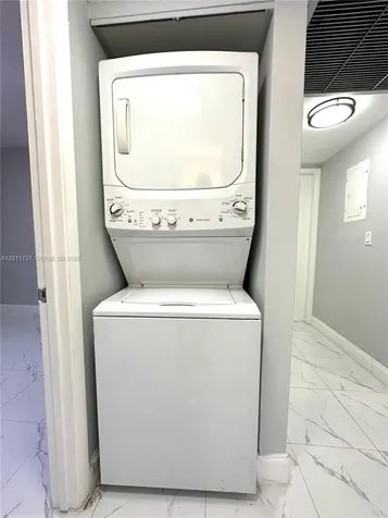 871 NE 207th Terrace Miami FL 33179