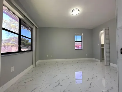 871 NE 207th Terrace Miami FL 33179