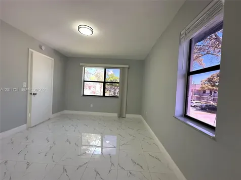871 NE 207th Terrace Miami FL 33179