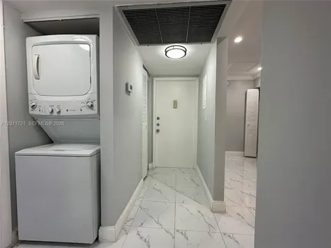 871 NE 207th Terrace Miami FL 33179