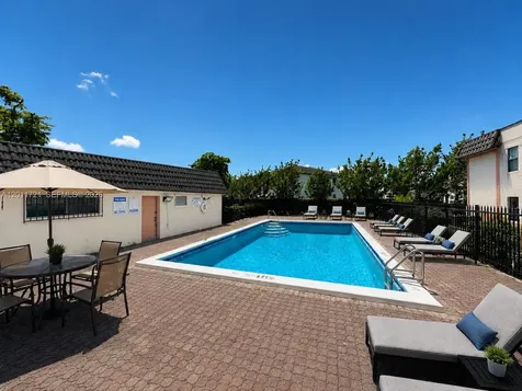 871 NE 207th Terrace Miami FL 33179