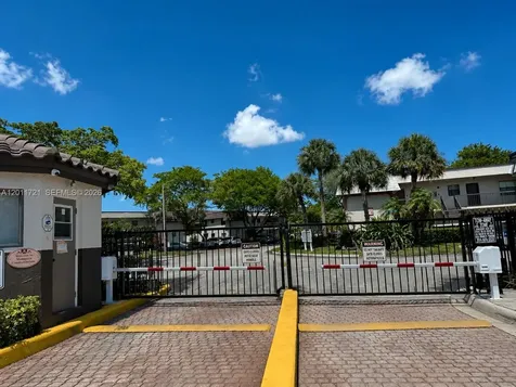 871 NE 207th Terrace Miami FL 33179
