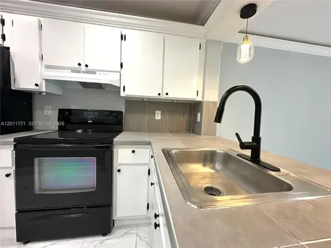 871 NE 207th Terrace Miami FL 33179