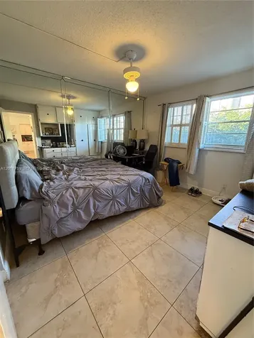500 NE 14th Avenue Hallandale Beach FL 33009