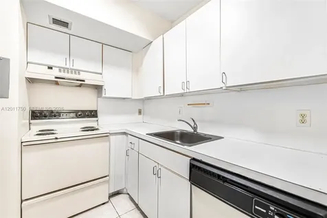 9107 SW 137th Terrace Miami FL 33176