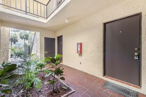 9107 SW 137th Terrace Miami FL 33176