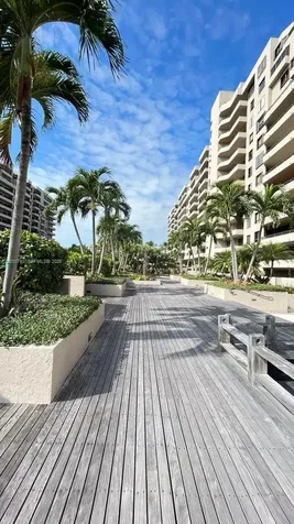 251 Crandon Boulevard Key Biscayne FL 33149