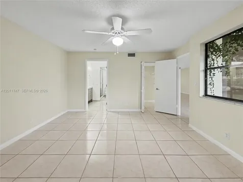 11200 Taft Street Pembroke Pines FL 33026