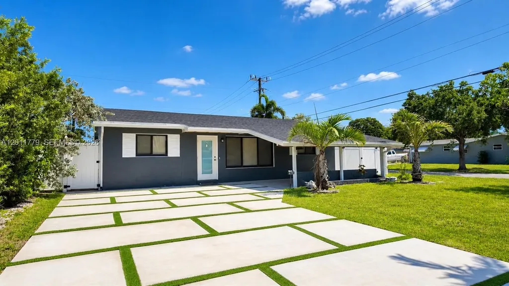 6701 Pershing Street Hollywood FL 33024