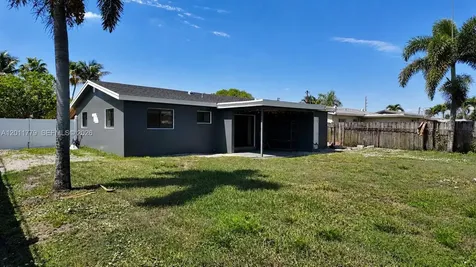 6701 Pershing Street Hollywood FL 33024