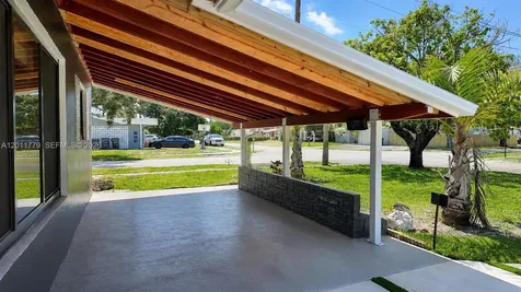 6701 Pershing Street Hollywood FL 33024