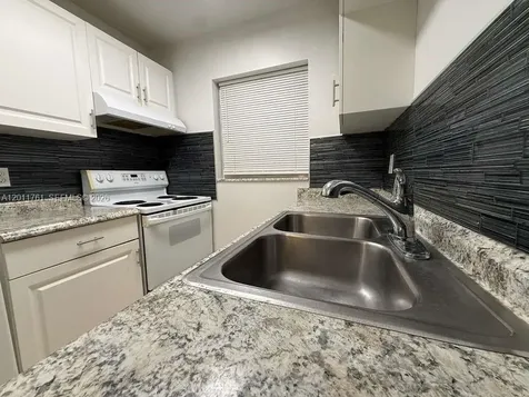 606 S C Street Lake Worth FL 33460