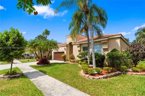 980 SW 171st Terrace Pembroke Pines FL 33027