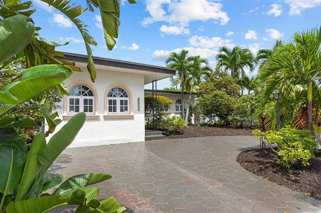 6921 Trouville Esplanade Miami Beach FL 33141