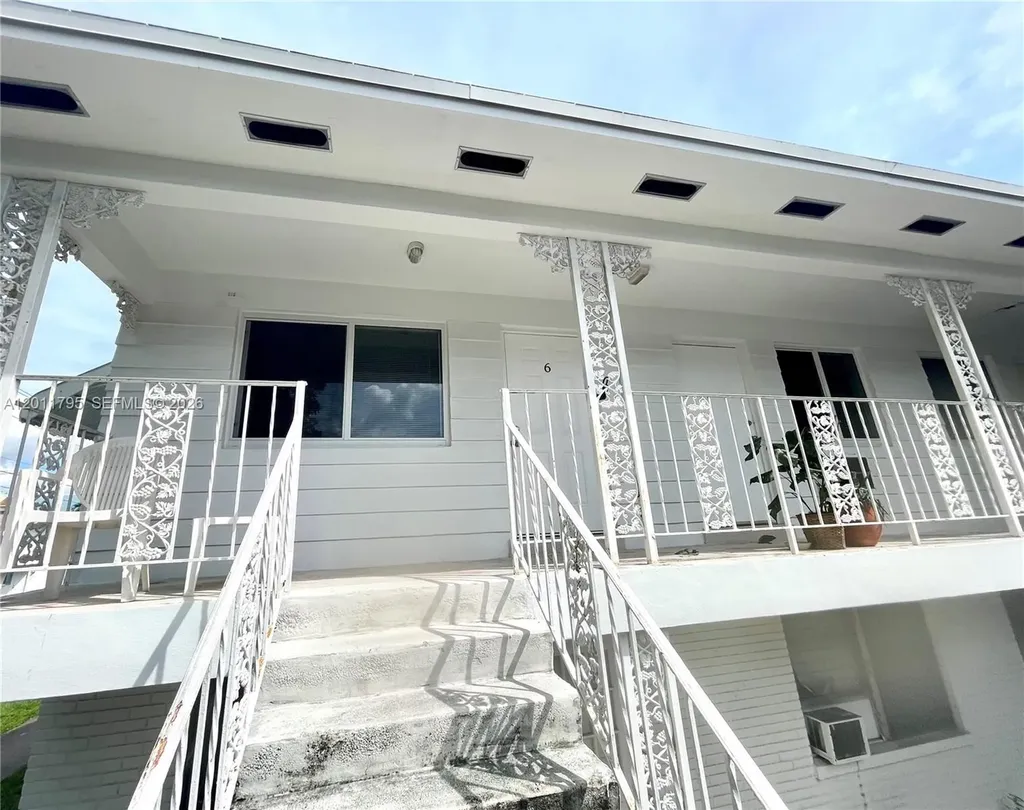 601 S 19th Avenue Hollywood FL 33020