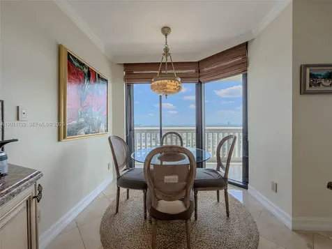 2000 Island Boulevard Aventura FL 33160