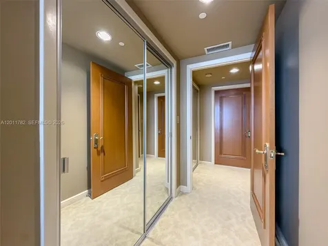 2000 Island Boulevard Aventura FL 33160