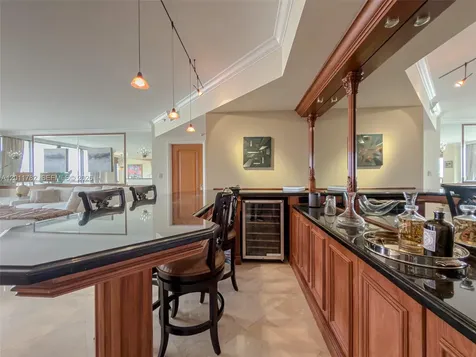 2000 Island Boulevard Aventura FL 33160