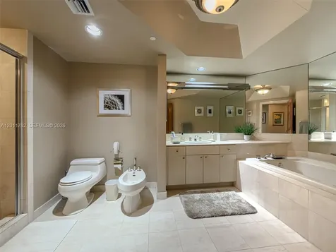 2000 Island Boulevard Aventura FL 33160