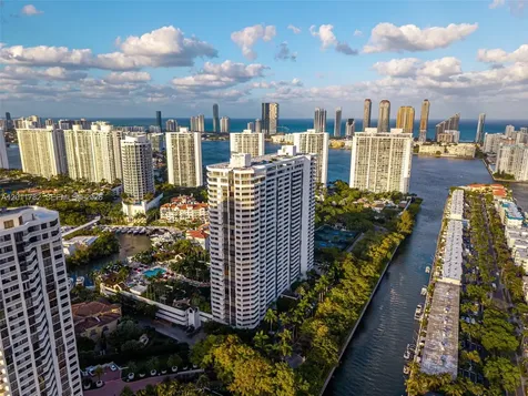 2000 Island Boulevard Aventura FL 33160