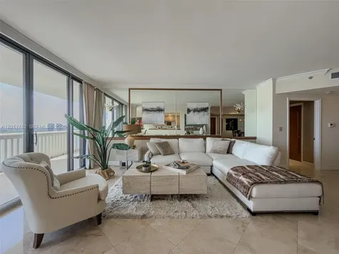 2000 Island Boulevard Aventura FL 33160